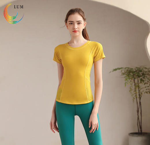 LUM39869露檬瑜伽运动短袖双面磨毛面料（含胸垫） 商品图0