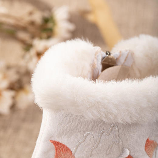 白狐刺绣汉服靴子女百搭汉服鞋冬天保暖加绒古风靴中筒皂靴绣花鞋 商品图5