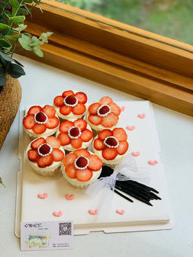 奶油纸杯蛋糕拼的花朵 下单前请仔细阅读商品详情