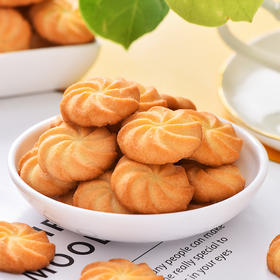 卡贺家KOHOJO奶油味の小曲奇 358g/箱 精选小麦粉，清新奶香，口感丰富浓郁，食而不腻