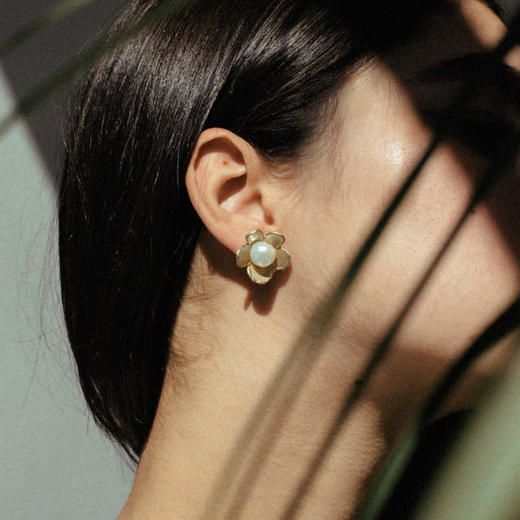 北京仓｜ANITA BERISHA-Pearl-花朵 珍珠 耳环（不对称）［美国设计师］ 商品图3
