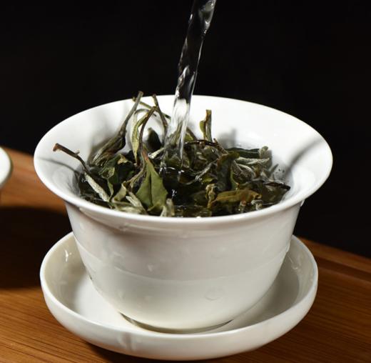 金银十八驮 木掌白茶 贡眉 明前白茶 357克/饼/盒 商品图2