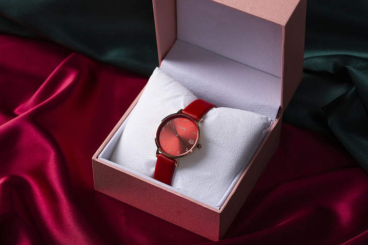 买赠手镯和项链「虎年限定手表」sunkta桑达2022年国潮鸿运石英女表