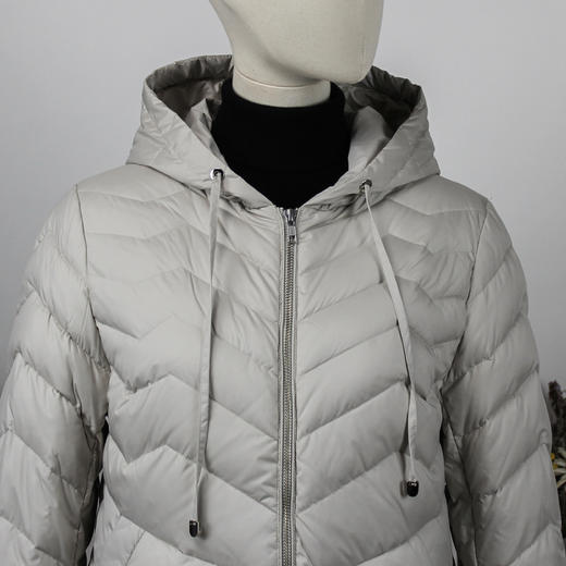 FOCALS福柯斯女装冬季新款休闲拉链连帽中长款羽绒服FRGDD798AW 商品图3