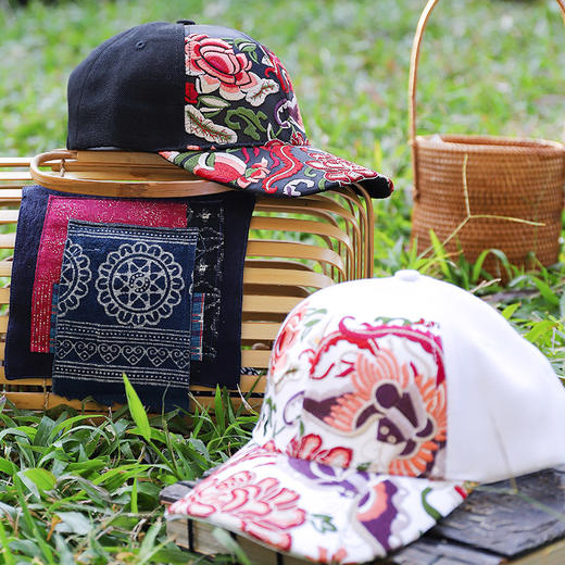 醉花阴绣花鸭舌帽 | 现货加急发 | 杨老师同款 | 黑色 红色 商品图1