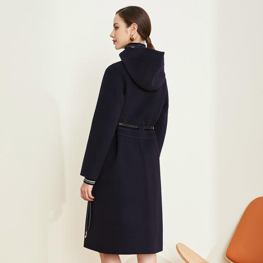 ND93Q斯尔丽瑟俪[专柜同款]2021冬新款连帽双排扣四合扣减领细腰带大衣 商品图1