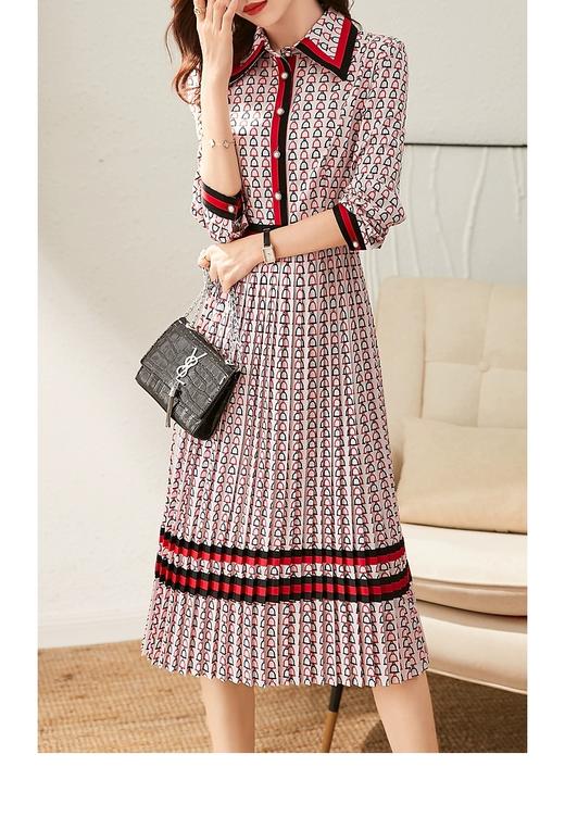 女A字接色百折连衣裙 商品图3