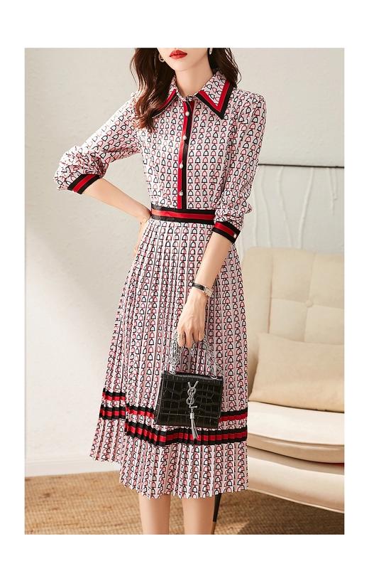 女A字接色百折连衣裙 商品图0