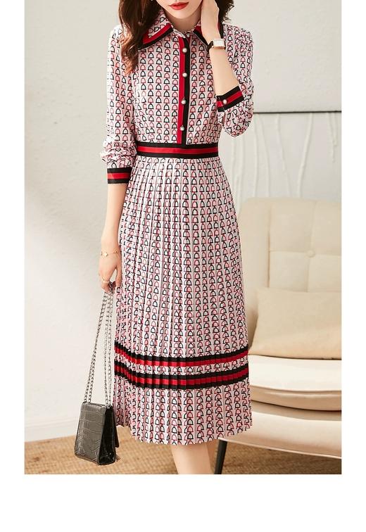 女A字接色百折连衣裙 商品图2