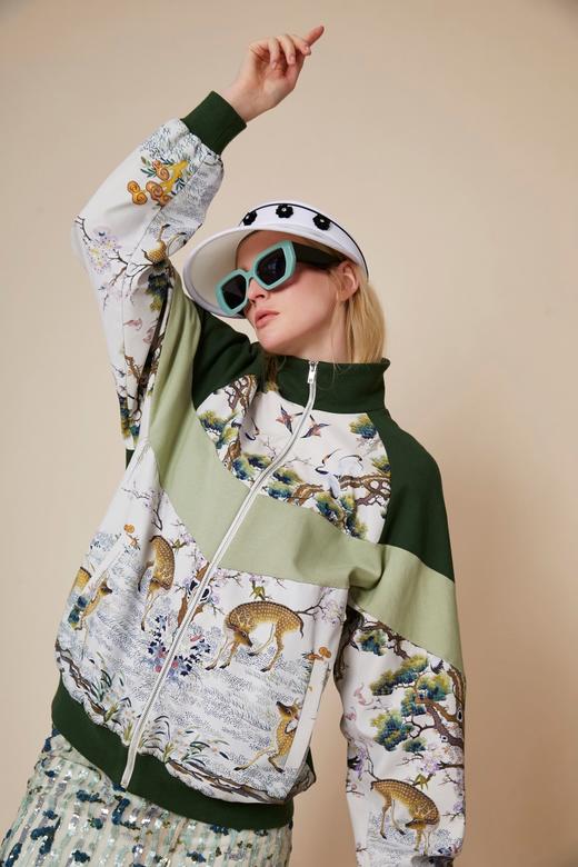 广绣鹤鹿同春图绿色拼接棒球衣 商品图4