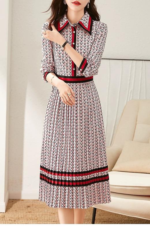 女A字接色百折连衣裙 商品图1