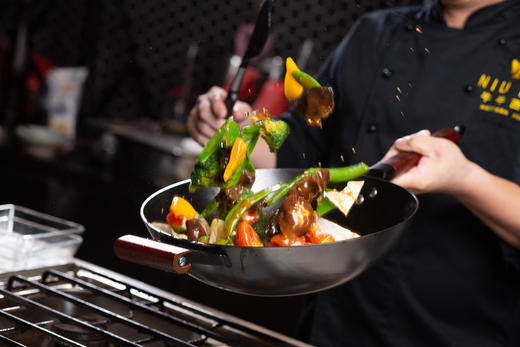 铸味真不锈 | 单柄30-34cm铁锅带锅盖无涂层不生锈炒锅燃气明火专用家用铸铁平底炒菜锅 商品图1