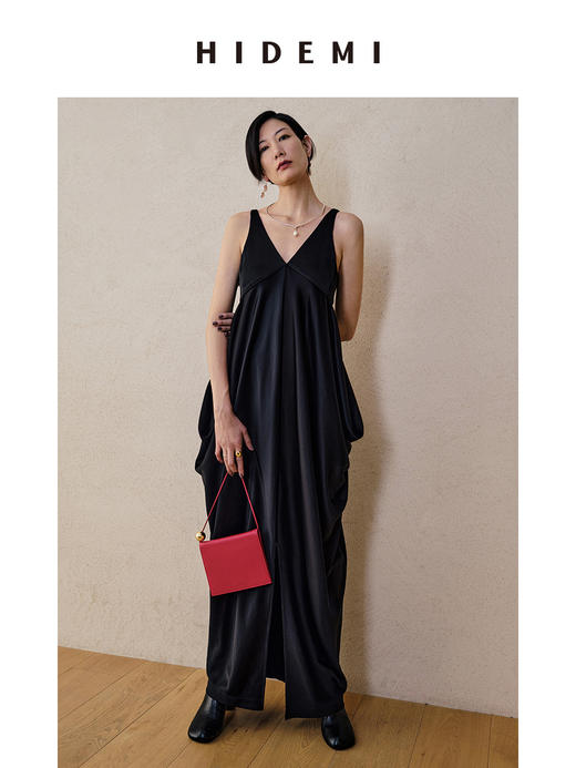 HIDEMI 黑色醋酸V领垂坠流线感轻礼服连衣长裙 商品图0