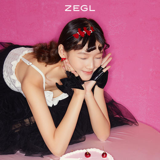 ZEGL设计师新年系列红色发箍女秋冬爱心耳环耳钉925银针耳饰套装 商品图3