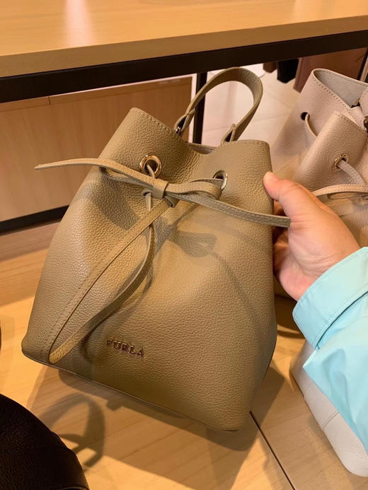 国内现货❗️❗️Furla 芙拉小水桶包包 商品图4