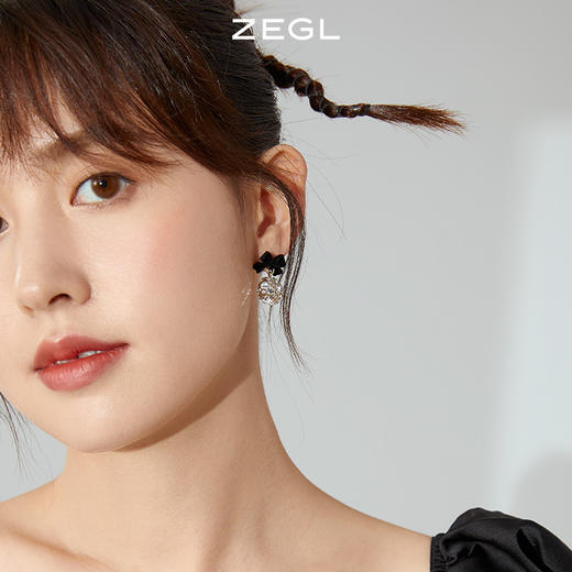 ZEGL红色蝴蝶结耳环女小众设计感耳钉丝绒925银针秋冬新年耳饰品 商品图4