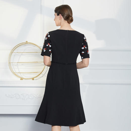 QF83A斯尔丽瑟俪春秋季新品时尚女人绣花连衣裙 商品图4