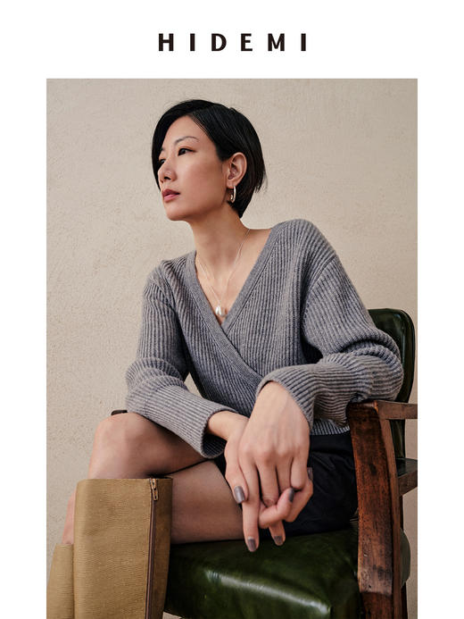 HIDEMI 美利奴羊毛V型叠领短款设计感毛衣 商品图11