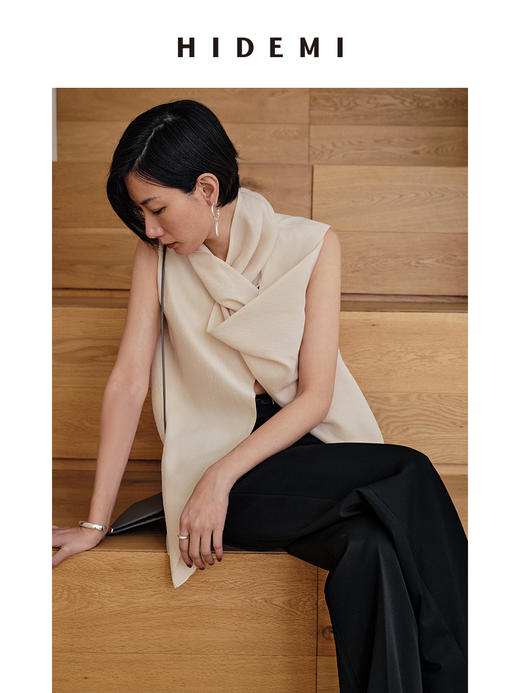 HIDEMI 微褶醋酸立体堆叠领不对称上衣 商品图8