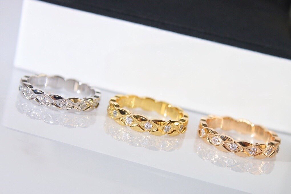香奈儿 Chanel 戒指 永恒经典的香奈儿菱格纹戒指图案 厚金电镀层 Au 75