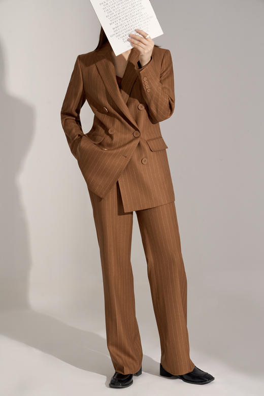 三石一澜女装21春新款羊毛三粒双排扣廓型西装SF15102066 商品图2