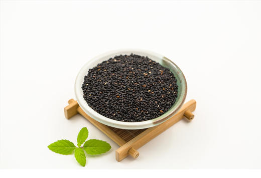 农家自产免洗熟黑芝麻 一斤装 乌发生发黑芝麻 商品图1