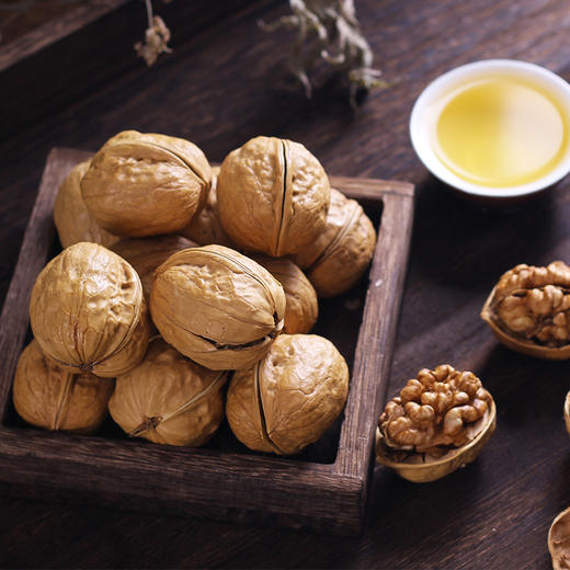 【塔玛庄园】手剥烤核桃草本味纸皮易剥香酥可口老少皆宜健康营养288g 商品图4