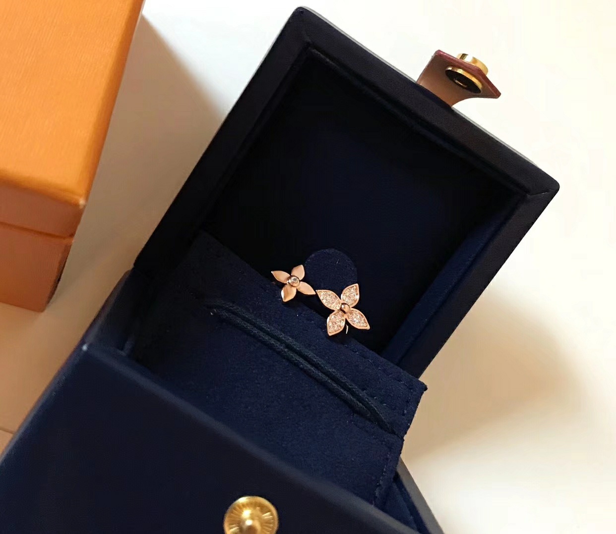 路易威登 louis vuitton lv 满钻 双花戒指 四叶草套装 戒指 小清新