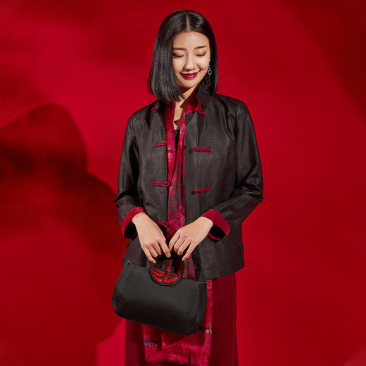 TANGY Collection/天意精品秋冬新品绵羊毛国风立领盘扣撞色立领中式莨绸外套 商品图3