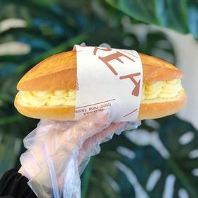 日式奶油棒（约15:30出炉）柔软又不失扎实的口感 特调黄油奶酪酱 甜度适中 恰到好处的温柔了整个口腔