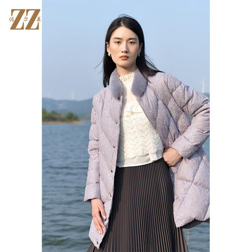 佐尔美2021秋冬新款 绣花水貂毛领羽绒服女E14YM19 商品图3