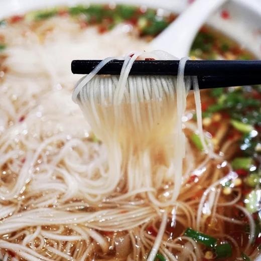 热卖！【贡面】深夜食堂，常山一绝，千年手艺，下锅一分钟就能吃，细腻爽滑，一碗时代传承的手作面,因其细长的不断，又被我们叫做“长寿面”，一般办寿宴也是必不可少的，口感是很细腻的，也可以给宝宝做辅食！ 商品图1