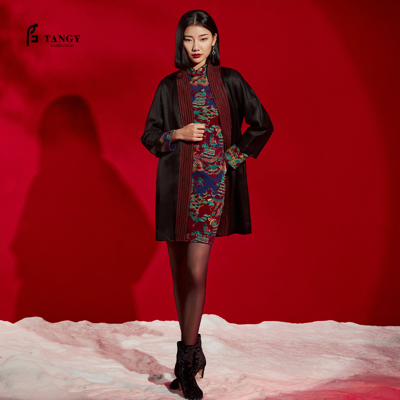TANGY Collection/天意精品秋冬新品线迹刺绣莨绸撞色拼接直筒外套