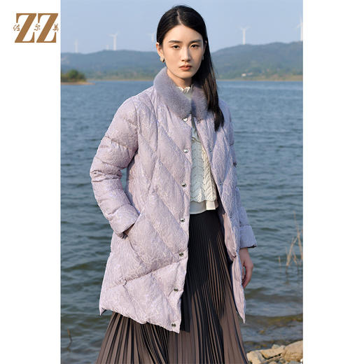 佐尔美2021秋冬新款 绣花水貂毛领羽绒服女E14YM19 商品图0