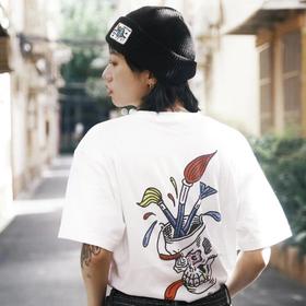 i don't need school T恤 by ZACKY