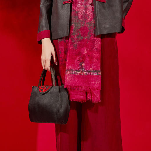 TANGY Collection/天意精品秋冬新品国风原创针织绣花手提包 商品图3