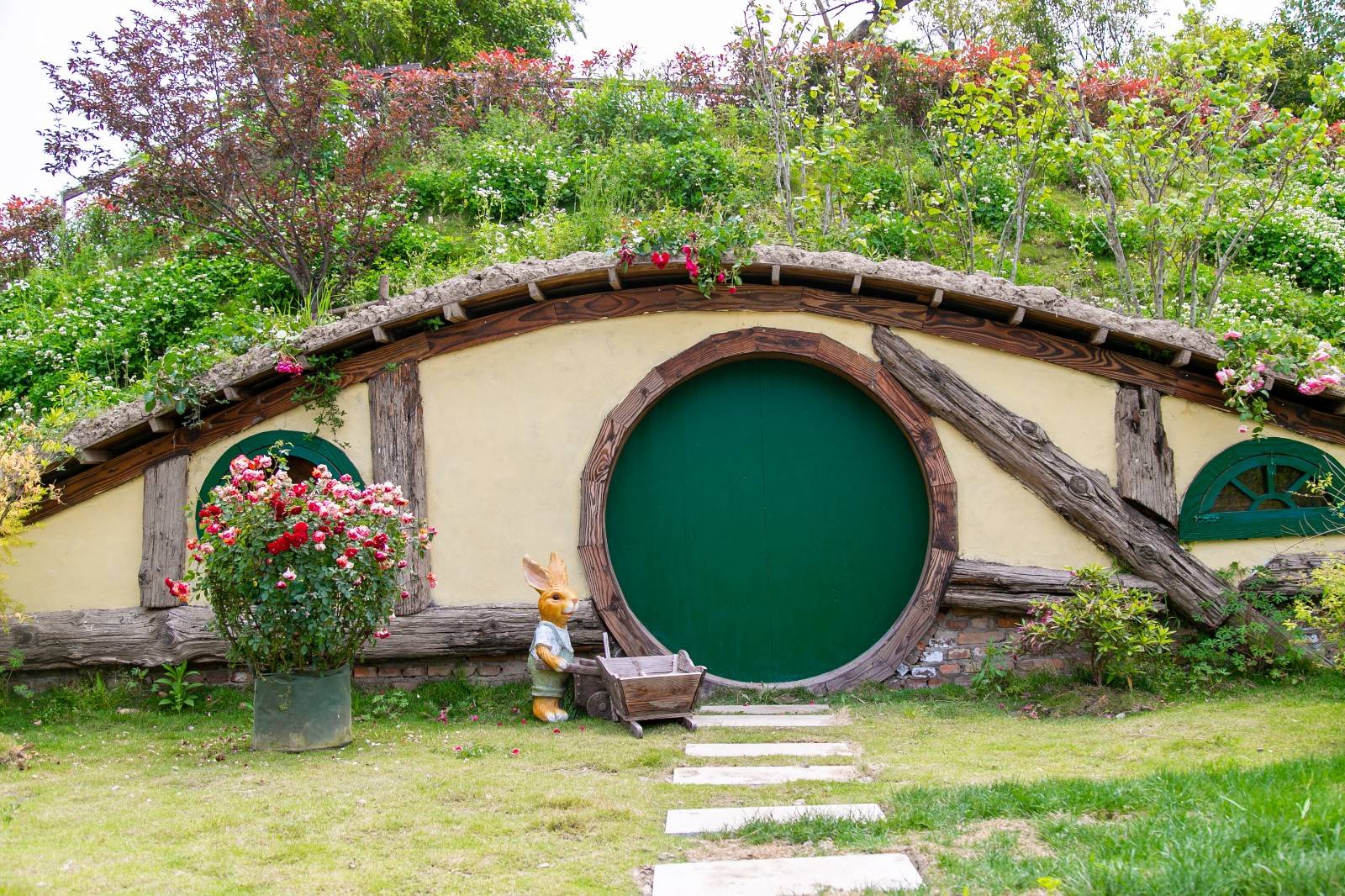 小灶村游览 缤纷灯光秀 粉色沙滩 太空航天展.震撼来袭(凭短信核