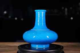 珐翠釉刻花荸荠瓶