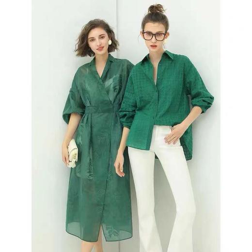 COCOBELLA清新复古内敛提花重工刺绣微透视长款连衣裙DS1259 商品图2