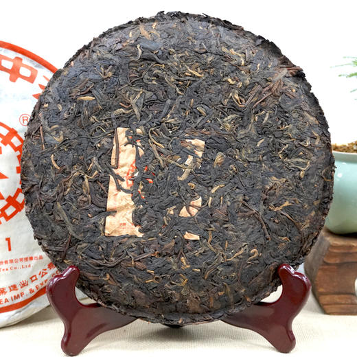 【爆烟香高烟香经典大品牌老生茶】2006年中茶8901红印铁饼 非常好撬 一片380克 高烟香经典普洱茶老生茶 干仓真品大品牌出品  很推荐大家喜欢高烟香回甘好的朋友品鉴 商品图5