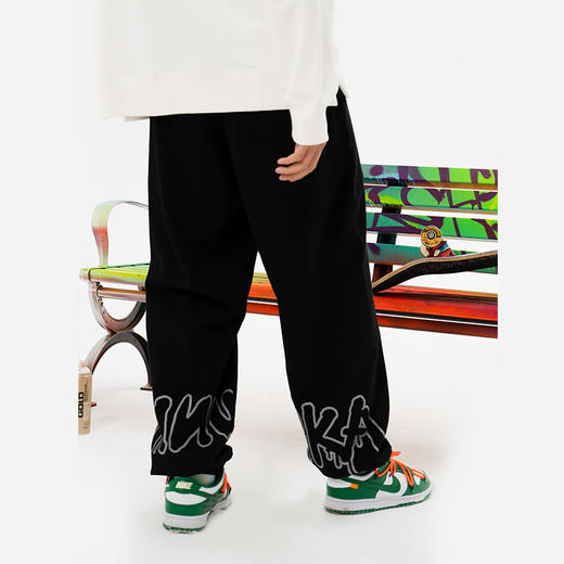 MISHKA2022春夏新品KA爷涂鸦熊宽松直筒收脚卫裤休闲裤M21100801M 商品图3