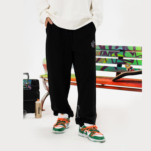 MISHKA2022春夏新品KA爷涂鸦熊宽松直筒收脚卫裤休闲裤M21100801M 商品图2