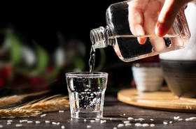  消费者如何买到放心的真实年份酒？ 