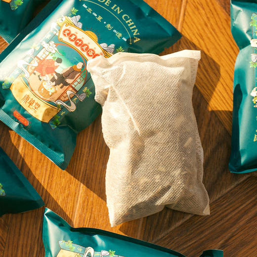 康草堂艾草叶足浴包|12种材料合理配比、真材实料、无纺布内包，隔渣防漏耐高温，抗挤压，久泡不破、汤色自然透亮、助你缓解疲劳、暖宫驱寒、睡个好觉 商品图1