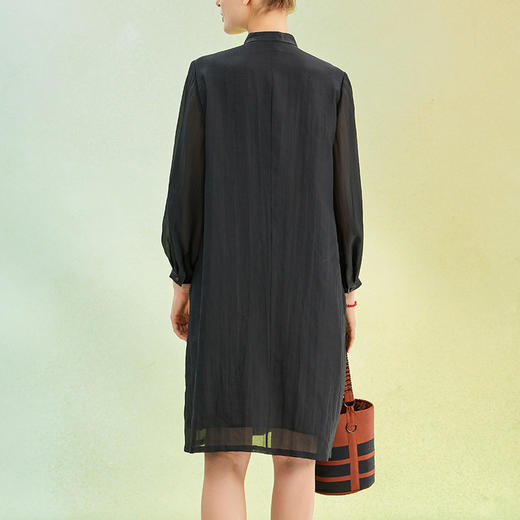 TANGY Collection/天意精品2022年春夏新品国捏褶立领长款莨绸连衣裙 商品图2