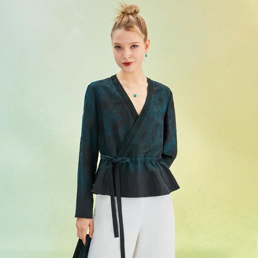 TANGY Collection/天意精品2022年春夏新品抽带收腰V领手工印染莨绸短外套 商品图3