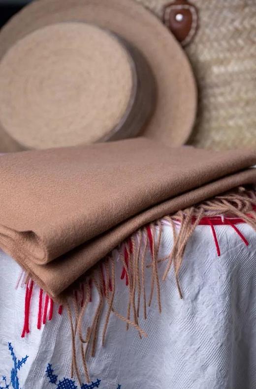 【世界一流品牌羊绒供应商】东黎100%纯山羊绒围巾/披肩40年只做羊绒采用珍贵罕山白山羊绒加倍保暖轻薄软糯 商品图3