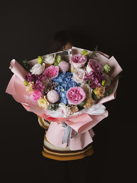 【流露的爱】玫瑰绣球混搭花束