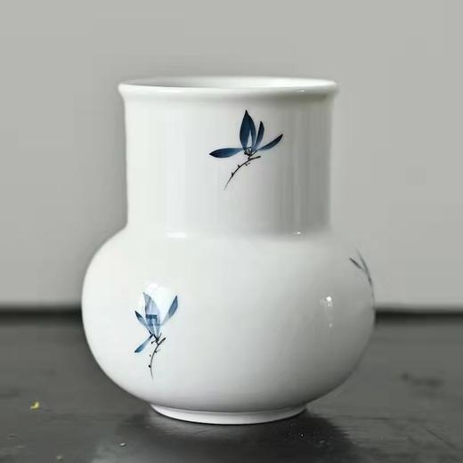 「景德镇釉下手绘蝴蝶兰花圆满小花瓶」桌面摆件 可插花可放毛笔 茶道六君子 商品图3