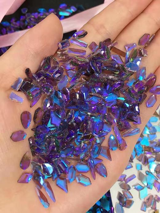 美甲冰透极光钻异形平底混合水晶钻网红爆款2022新款指甲装饰饰品（一包100颗左右） 商品图6